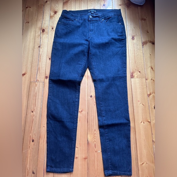 NWOT Forever 21+ Plus Size Jeans - Picture 1 of 4